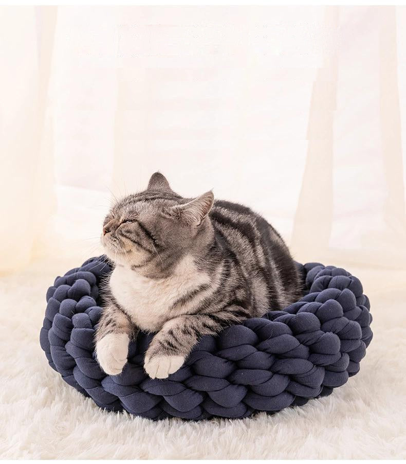 Knitted Cat Nest