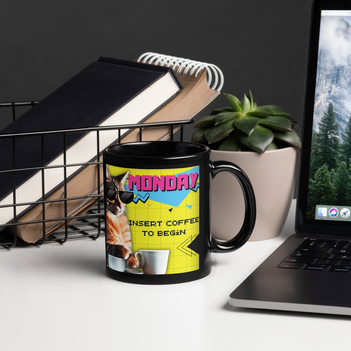 Glossy "Monday Fix" Mug in Black