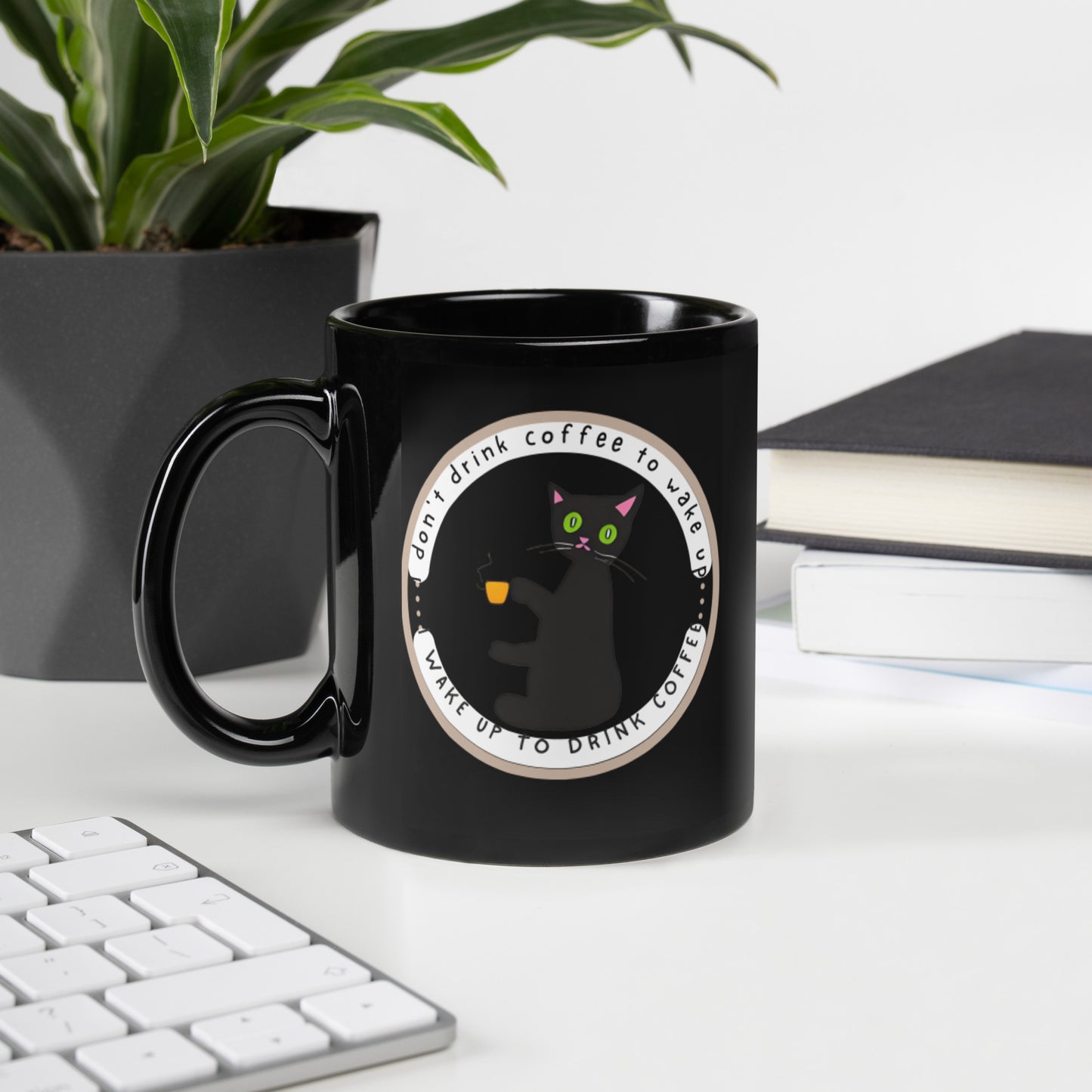 Glossy "Coffee Cat" Mug in Black