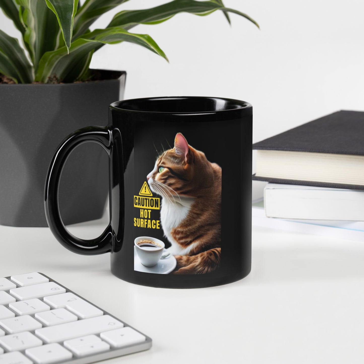 Glossy "Cautious Kitty" Mug in Black